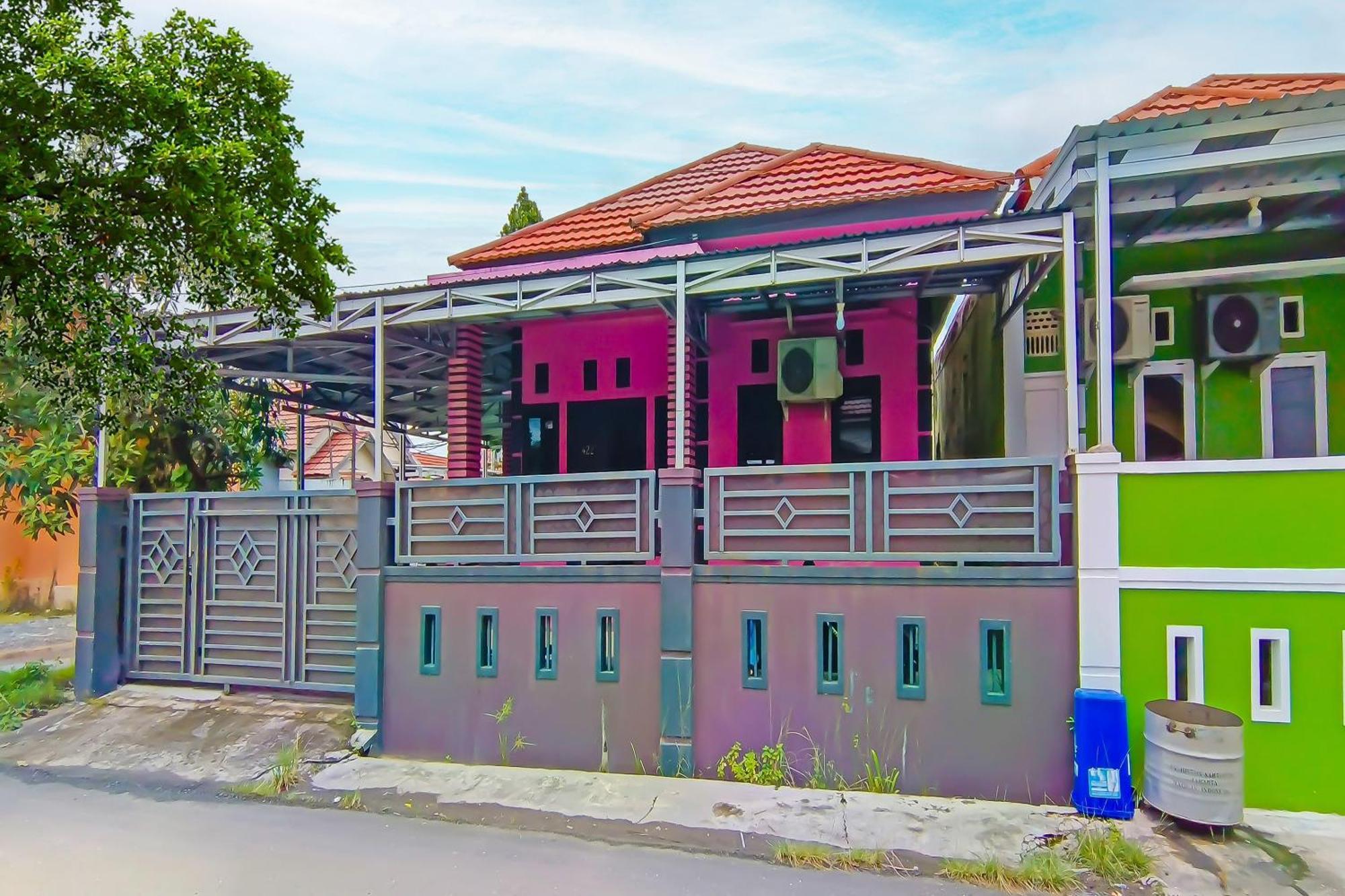 Spot On 92466 Adam Kost Syariahnearwisata Jembatan Barito Hotel Banjarmasin  Exterior photo